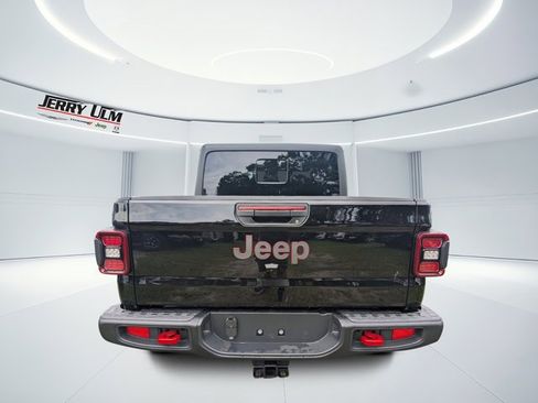 New 2025 Jeep Gladiator Rubicon image 4