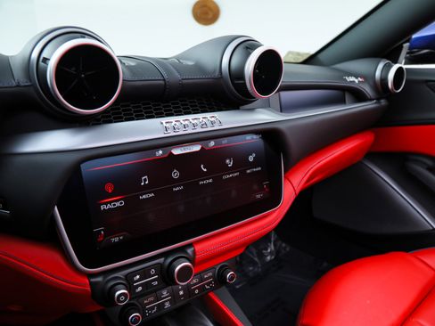 Certified 2023 Ferrari Portofino M image 28