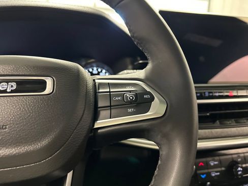 Used 2023 Jeep Compass Latitude w/ Sun and Sound Group AWD/4WD image 21