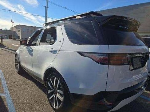 Used 2023 Land Rover Discovery S R-Dynamic image 8