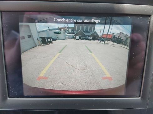 Used 2021 Chrysler Voyager Lxi FWD image 21