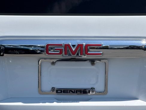 Used 2017 GMC Yukon Denali w/ Open Road Package AWD/4WD image 46