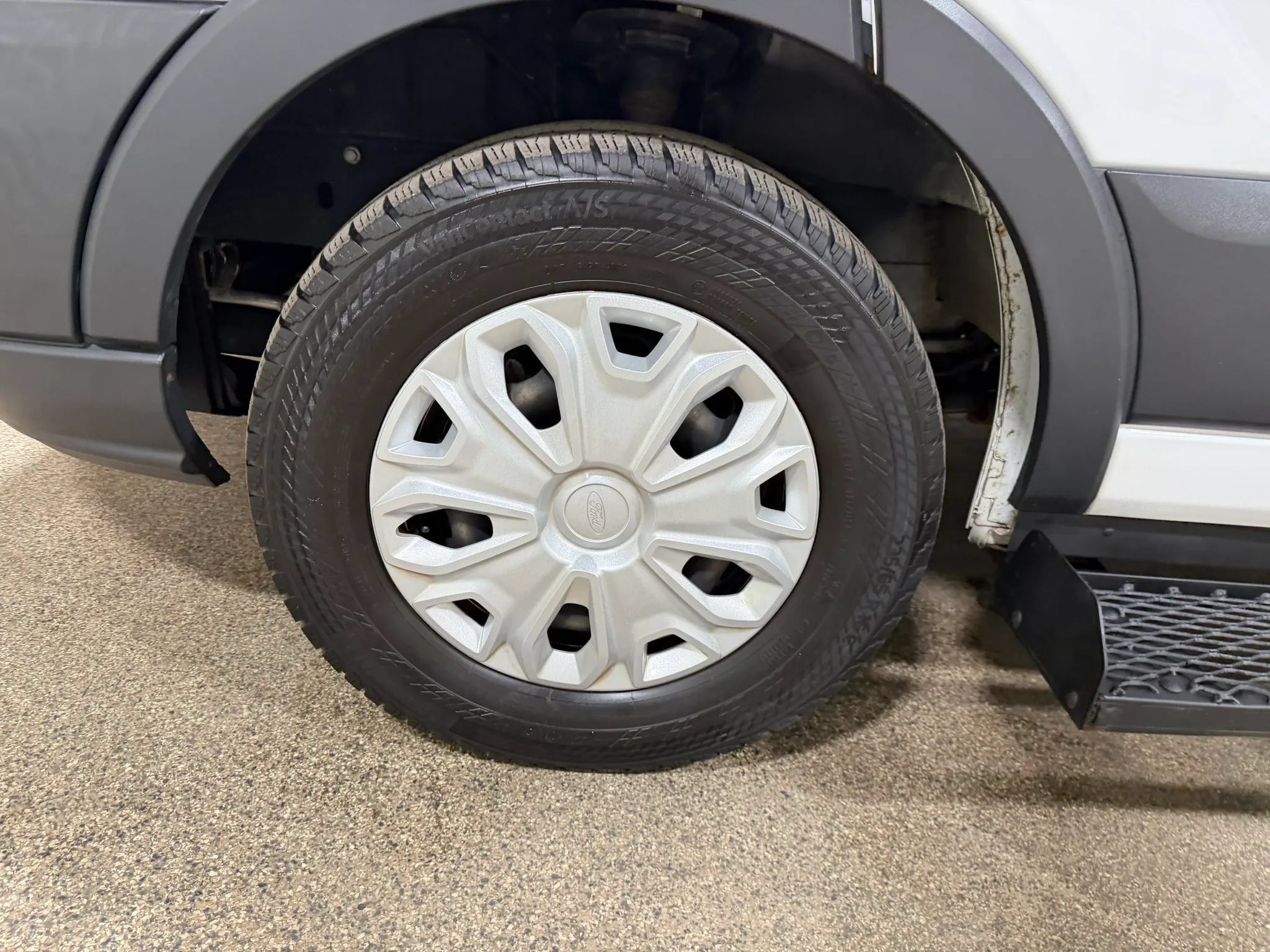 Used 2018 Ford Transit 150 XL RWD image 58