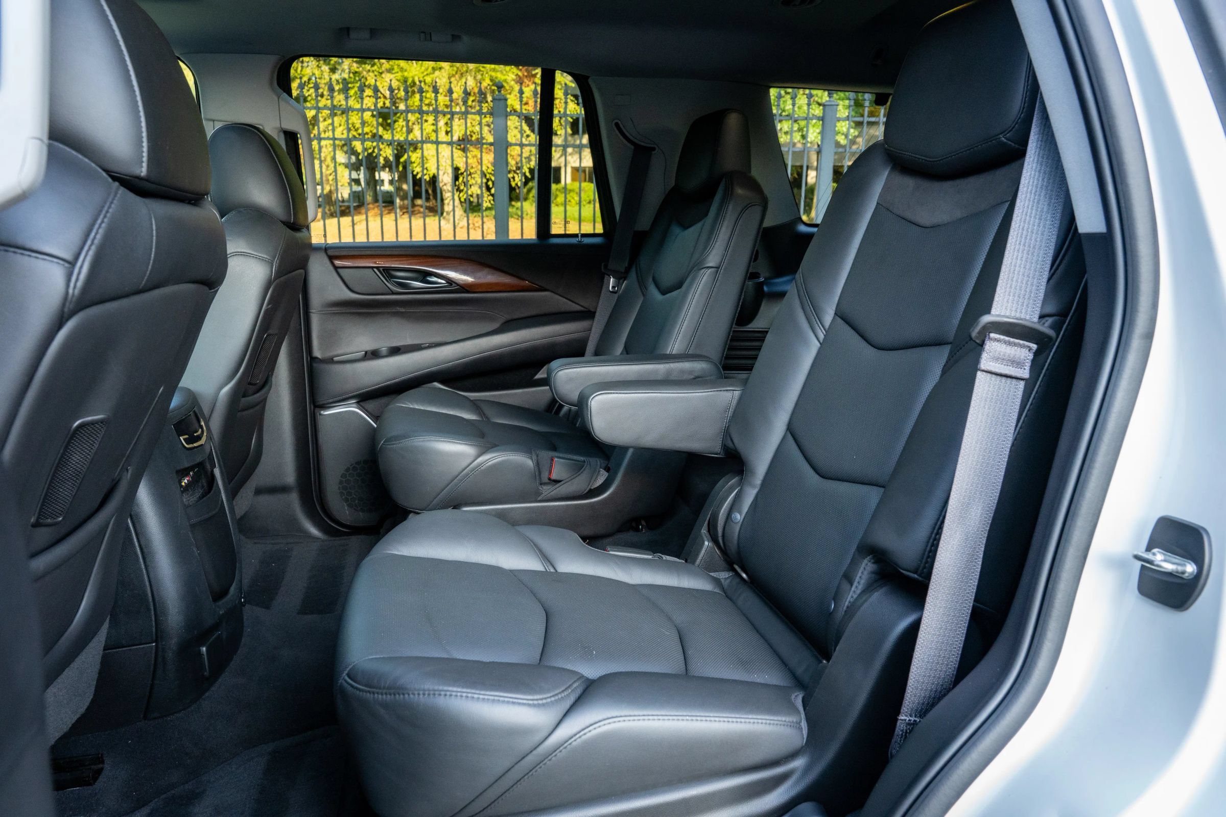 Used 2016 Cadillac Escalade Premium RWD image 14