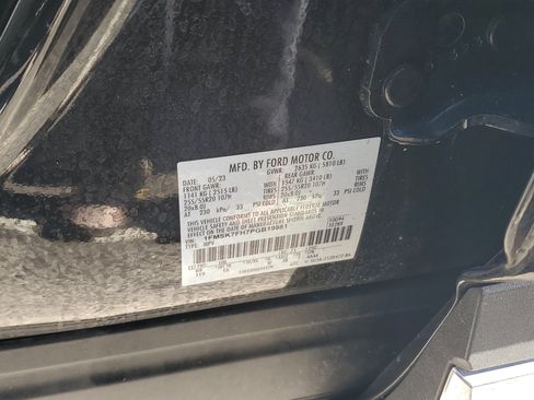 Used 2023 Ford Explorer Limited image 10