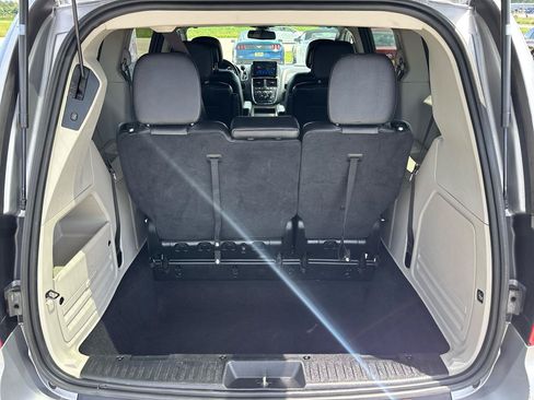 Used 2018 Dodge Grand Caravan SXT FWD image 23