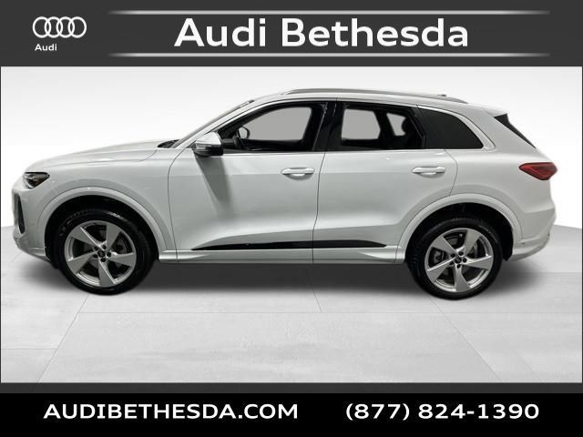 Used 2025 Audi Q5 Premium Plus w/ Premium Plus AWD/4WD image 4