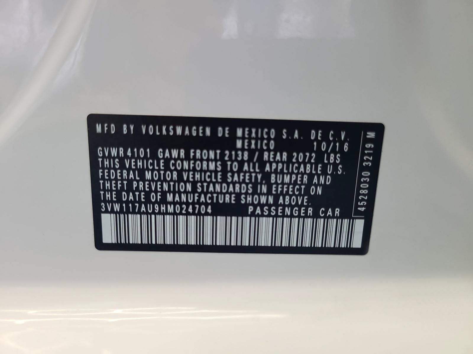 Used 2017 Volkswagen Golf S FWD image 25