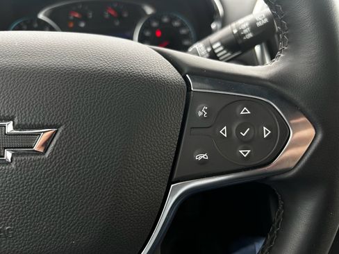 Used 2023 Chevrolet Traverse LT image 23
