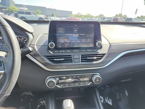 Used 2019 Nissan Altima 2.0 Platinum FWD image 33