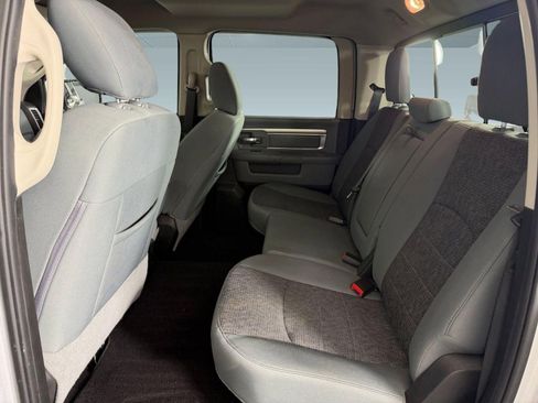 Used 2019 RAM 1500 Classic SLT w/ Luxury Group image 13