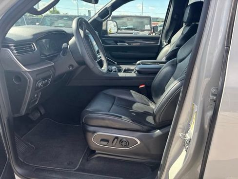 Used 2022 Jeep Wagoneer Series II AWD/4WD image 8