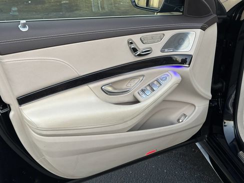 Used 2018 Mercedes-Benz S 560 Sedan image 31