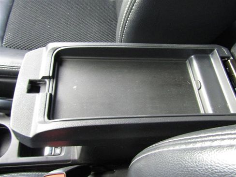 Used 2017 Jeep Compass Latitude image 23