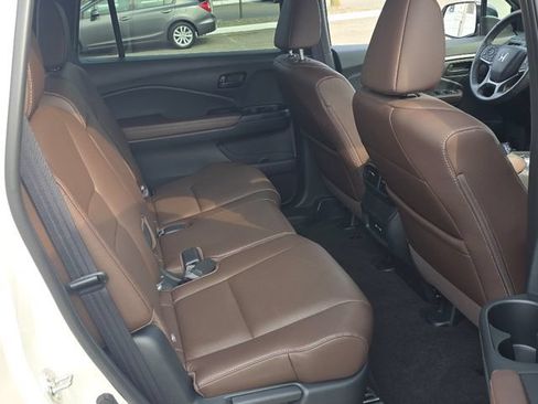 Used 2025 Honda Passport EX-L image 14