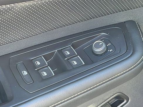 Used 2024 Volkswagen Atlas SE image 12