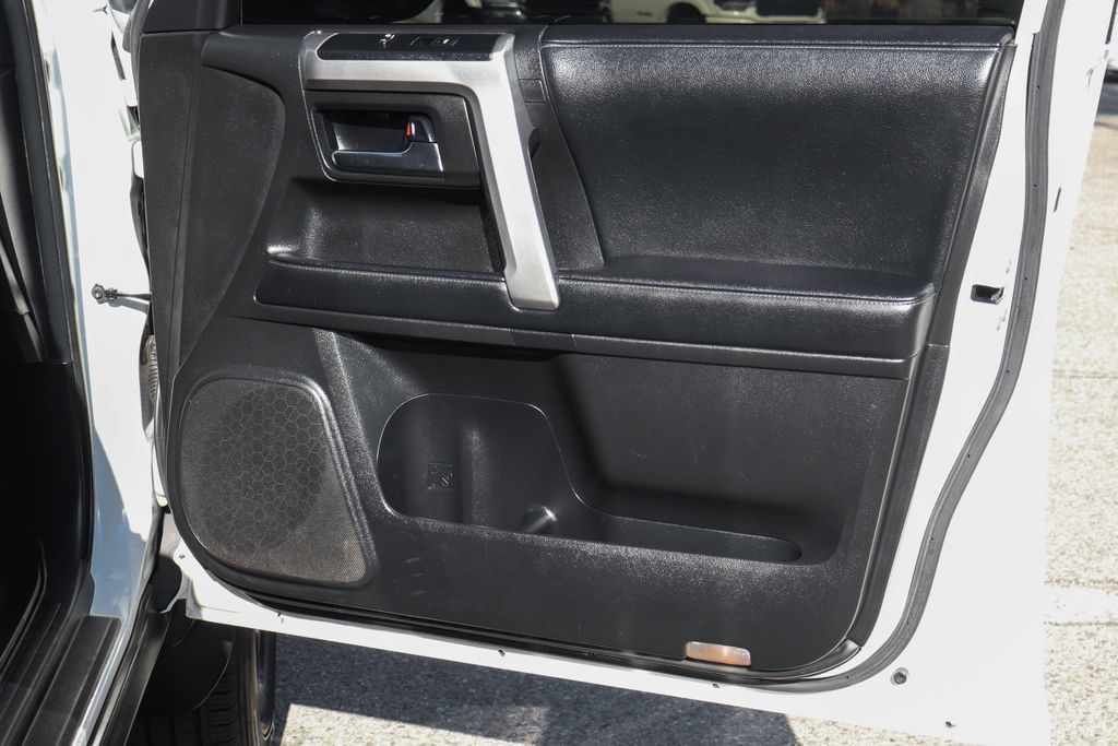 Used 2021 Toyota 4Runner SR5 AWD/4WD image 44