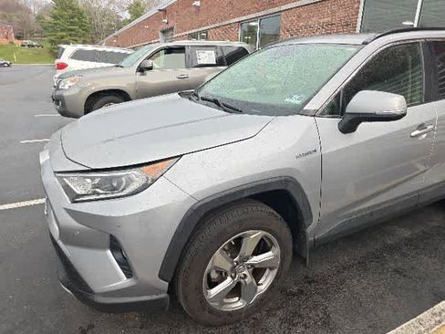 Used 2019 Toyota RAV4 Limited w/ Carpet Mat Package AWD/4WD image 1