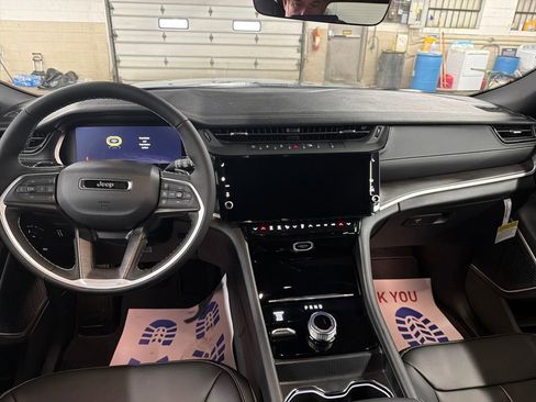 New 2026 Jeep Grand Cherokee Limited image 12
