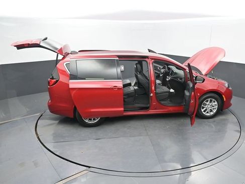 New 2025 Chrysler Voyager LX image 74