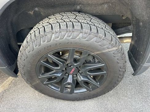 Used 2021 GMC Sierra 1500 Elevation w/ LPO, Elevation Black Package AWD/4WD image 10