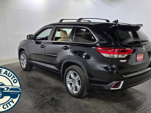 Used 2017 Toyota Highlander Limited w/ Protection Package #3 AWD/4WD image 5