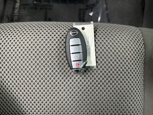 Used 2021 Nissan Frontier SV image 38