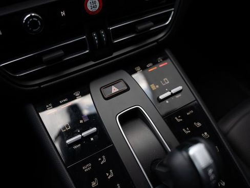 Certified 2026 Porsche Macan AWD/4WD image 27