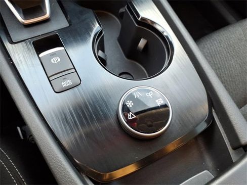 Used 2025 Nissan Rogue SV image 25