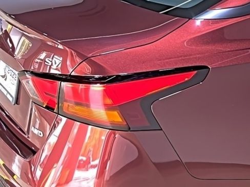 Used 2024 Nissan Altima 2.5 SV image 13