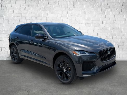 New 2026 Jaguar F-PACE R-Dynamic S image 8