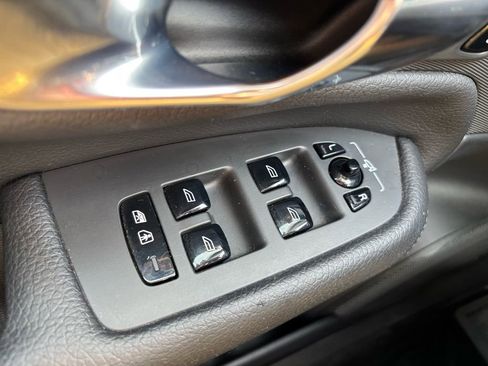 Certified 2025 Volvo S60 B5 Plus AWD/4WD image 26