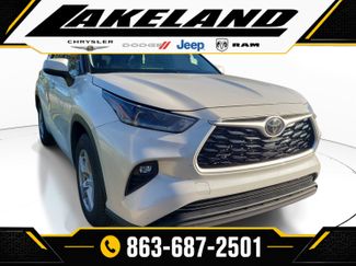 Used 2021 Toyota Highlander LE FWD video 1