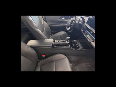 Used 2024 Toyota Prius XLE AWD/4WD image 18