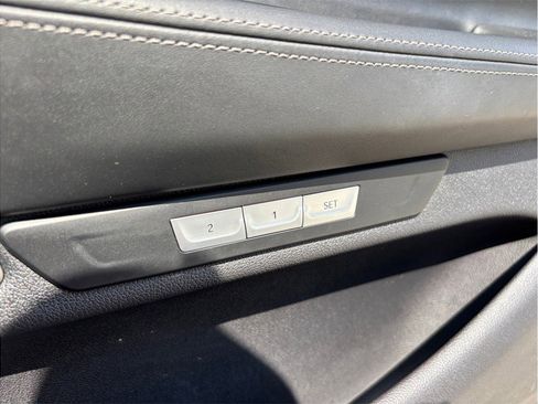 Used 2018 BMW 750i image 51