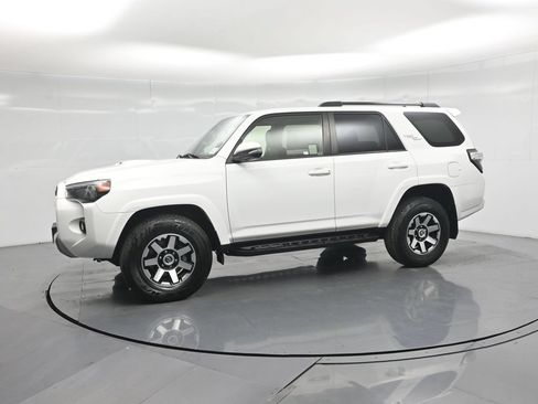 Used 2022 Toyota 4Runner TRD Off-Road Premium AWD/4WD image 30