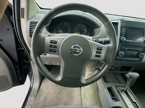 Used 2018 Nissan Frontier SV AWD/4WD image 18