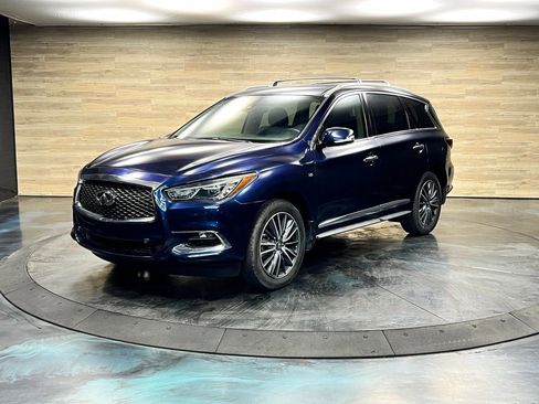 Used 2020 INFINITI QX60 Luxe w/ Sensory Package FWD image 8