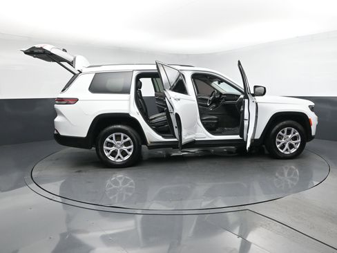 Used 2022 Jeep Grand Cherokee L Limited AWD/4WD image 14
