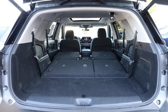 Certified 2025 Nissan Pathfinder SV w/ SV Premium Package AWD/4WD image 9