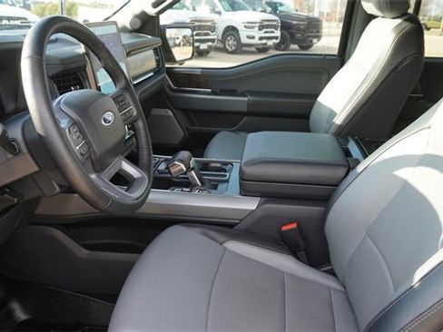 Used 2023 Ford F150 Lightning Lariat image 17
