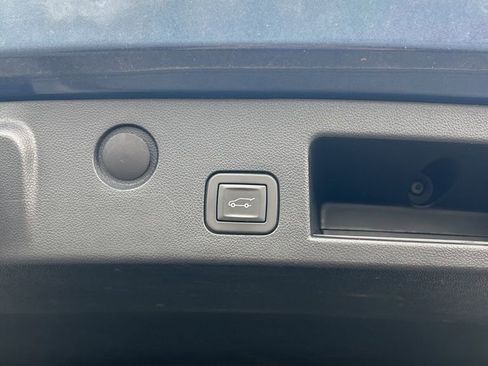 Used 2025 Chevrolet Equinox LT w/ Convenience Package II image 17