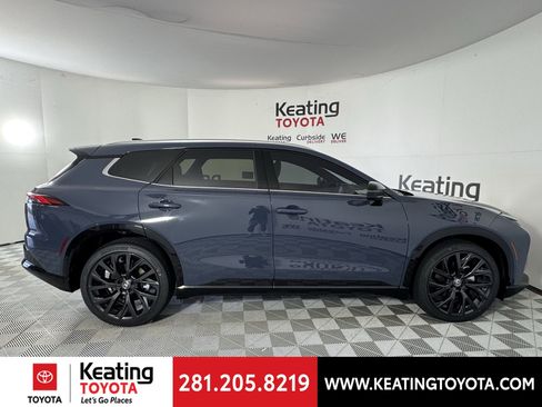 New 2025 Toyota Crown Signia image 4