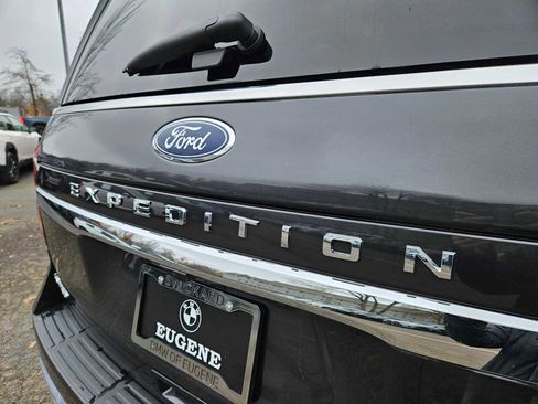 Used 2022 Ford Expedition Limited image 16