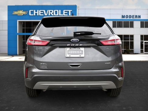 Used 2023 Ford Edge SEL image 4