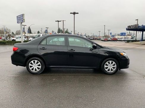 Used 2010 Toyota Corolla LE image 6