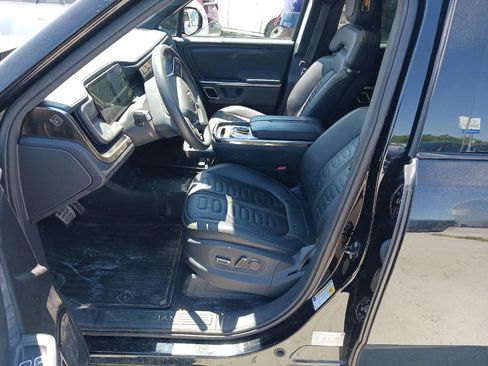 Used 2022 Rivian R1T Adventure image 3