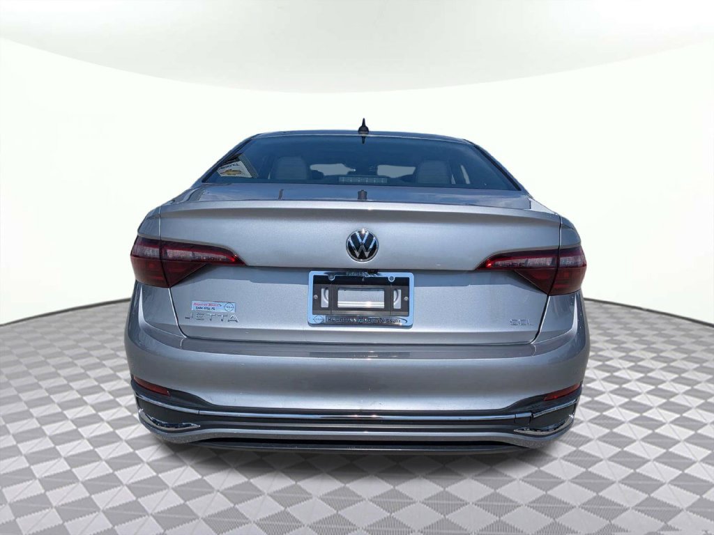 Used 2024 Volkswagen Jetta SEL FWD image 4