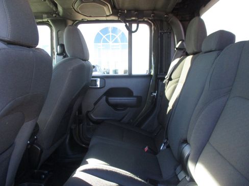 Used 2022 Jeep Gladiator Sport image 36