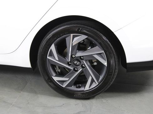 Certified 2025 Hyundai Elantra Sport FWD image 15